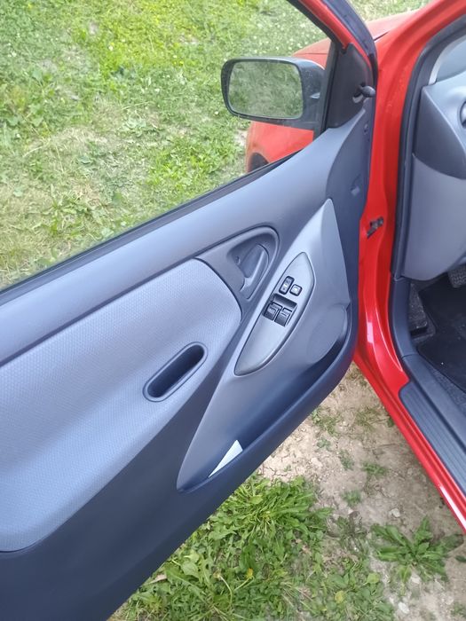 Vânt Toyota Yaris