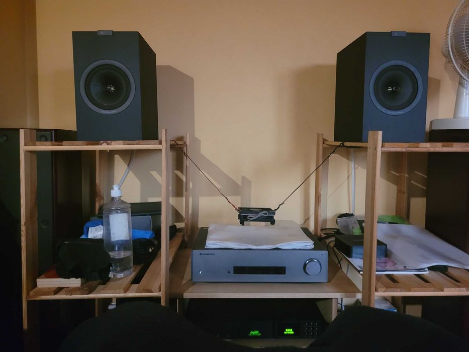 Vand boxe pasive KEF Q350 stare foarte buna