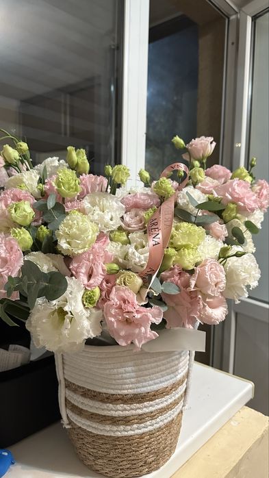 Цветы в корзинке