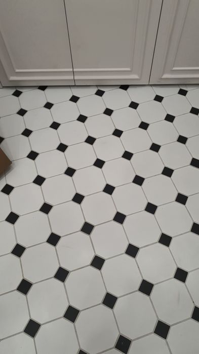 Продам плитку, кафель на пол