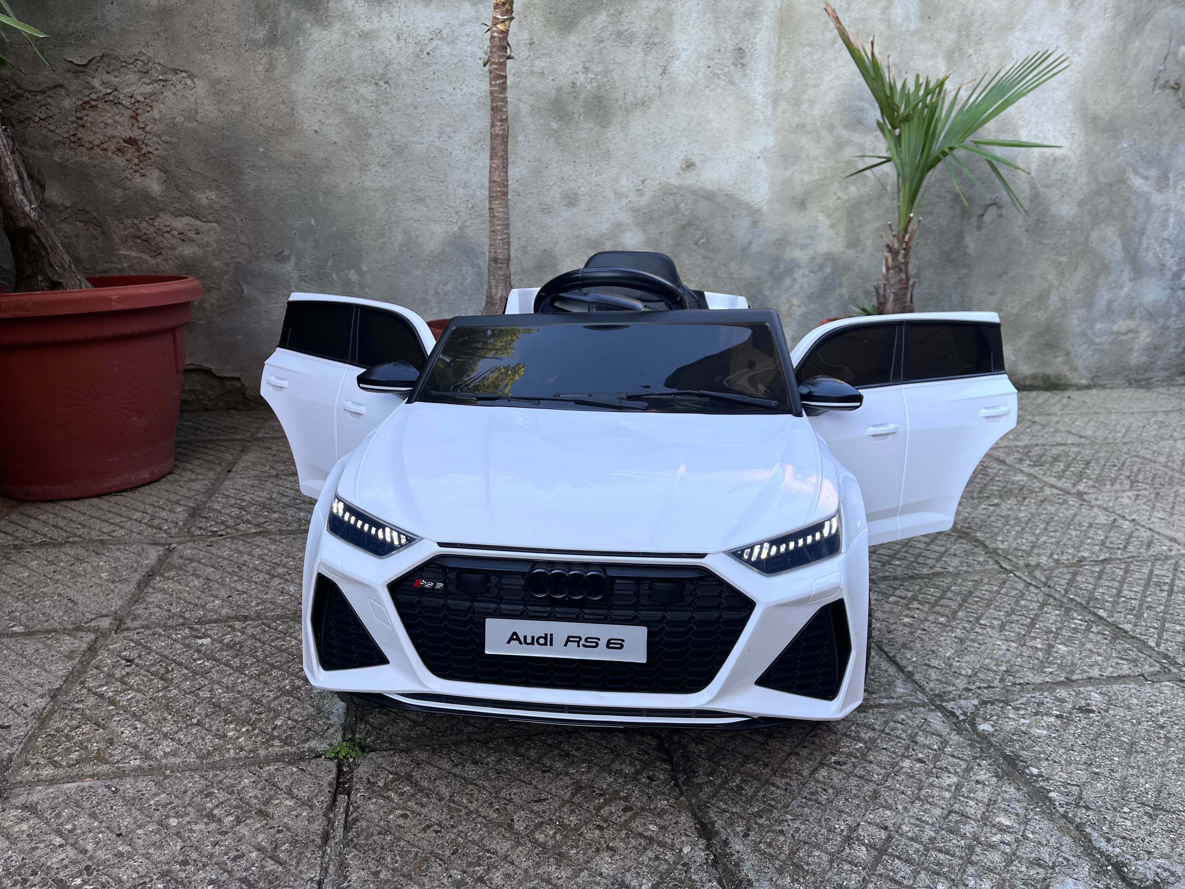 Електрическа кола за деца Audi RS6 бяла 4х4