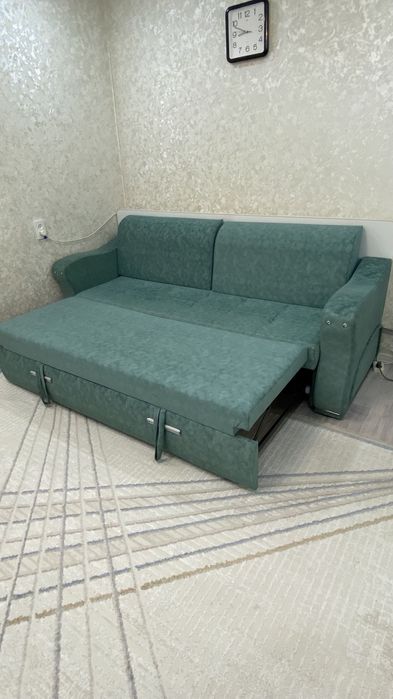 Продам диван трансформер со столом