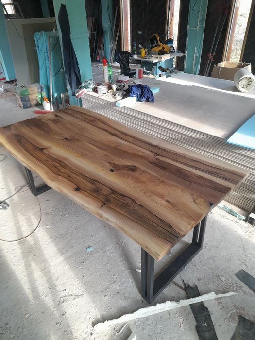 Маси и плотове от масив орех