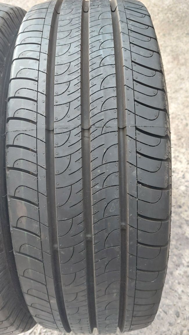 Нови гуми за Бус 215/65/16 C Goodyear Efficient Grip Cargo 2 броя