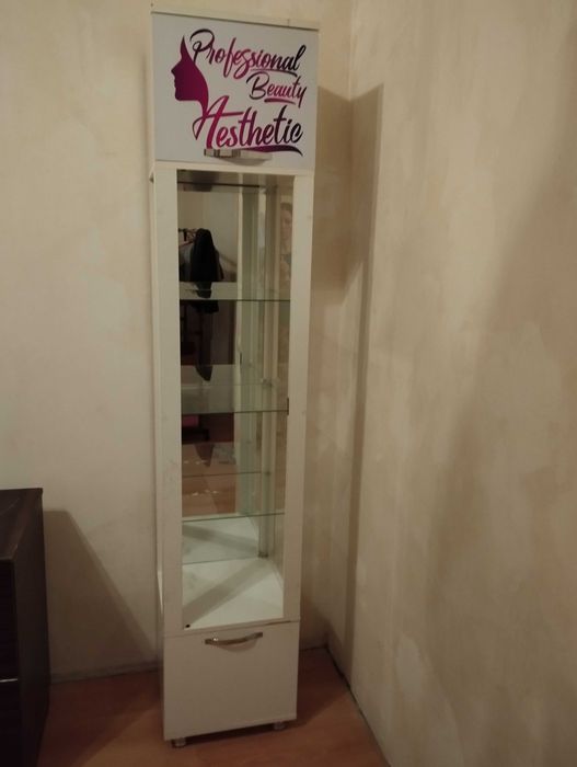 Шкафчик для косметолога