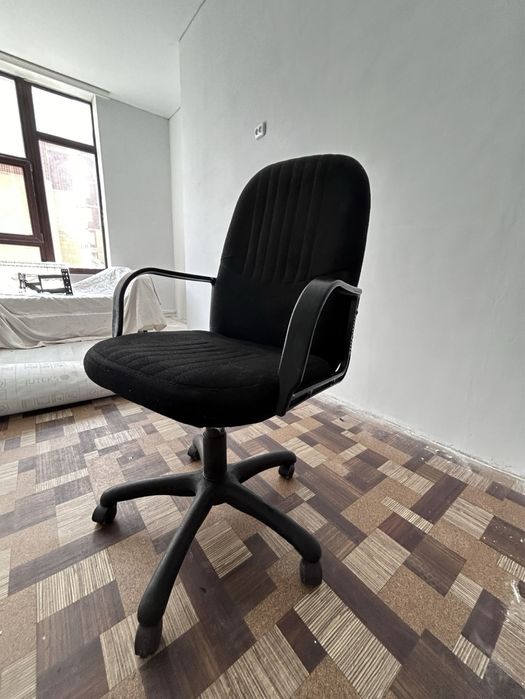 Продам офисное кресло