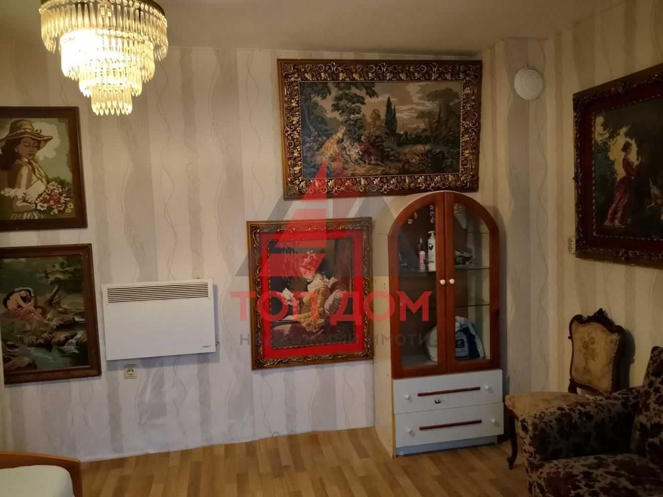 Тристаен! Спортна зала! Втори етаж! Свободен! Код 72349