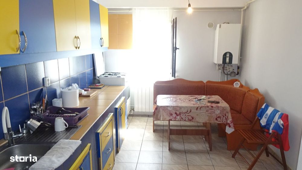 Vand apartament de 3 camere decomandat in Deva, etaj 2, mobilat