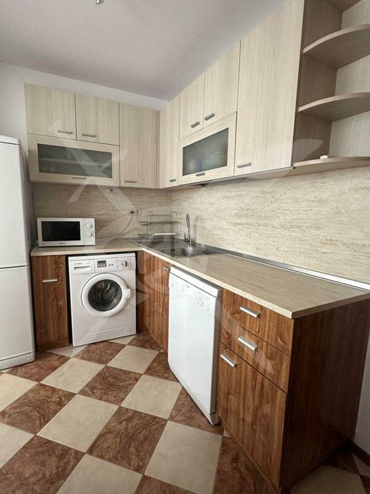 Дава се под наем Двустаен апартамент в Аксаково - 60 кв.м за 300 € - Снимка #1