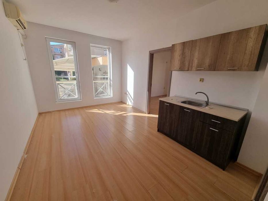 Двустаен необзаведен апартамент в комплекс ”Sunny Day 6”