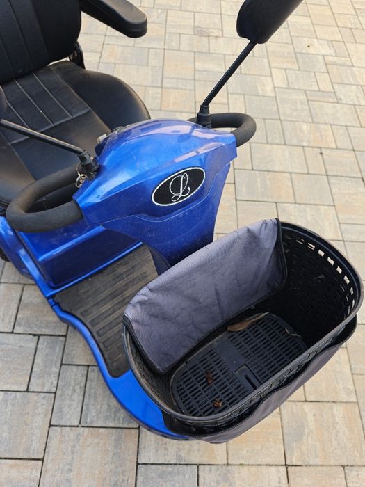 Vând triciclu electrică