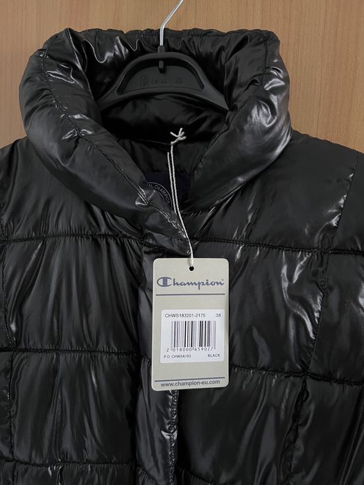 Продавам дамска шуба CHAMPION / OUTDOOR  черна