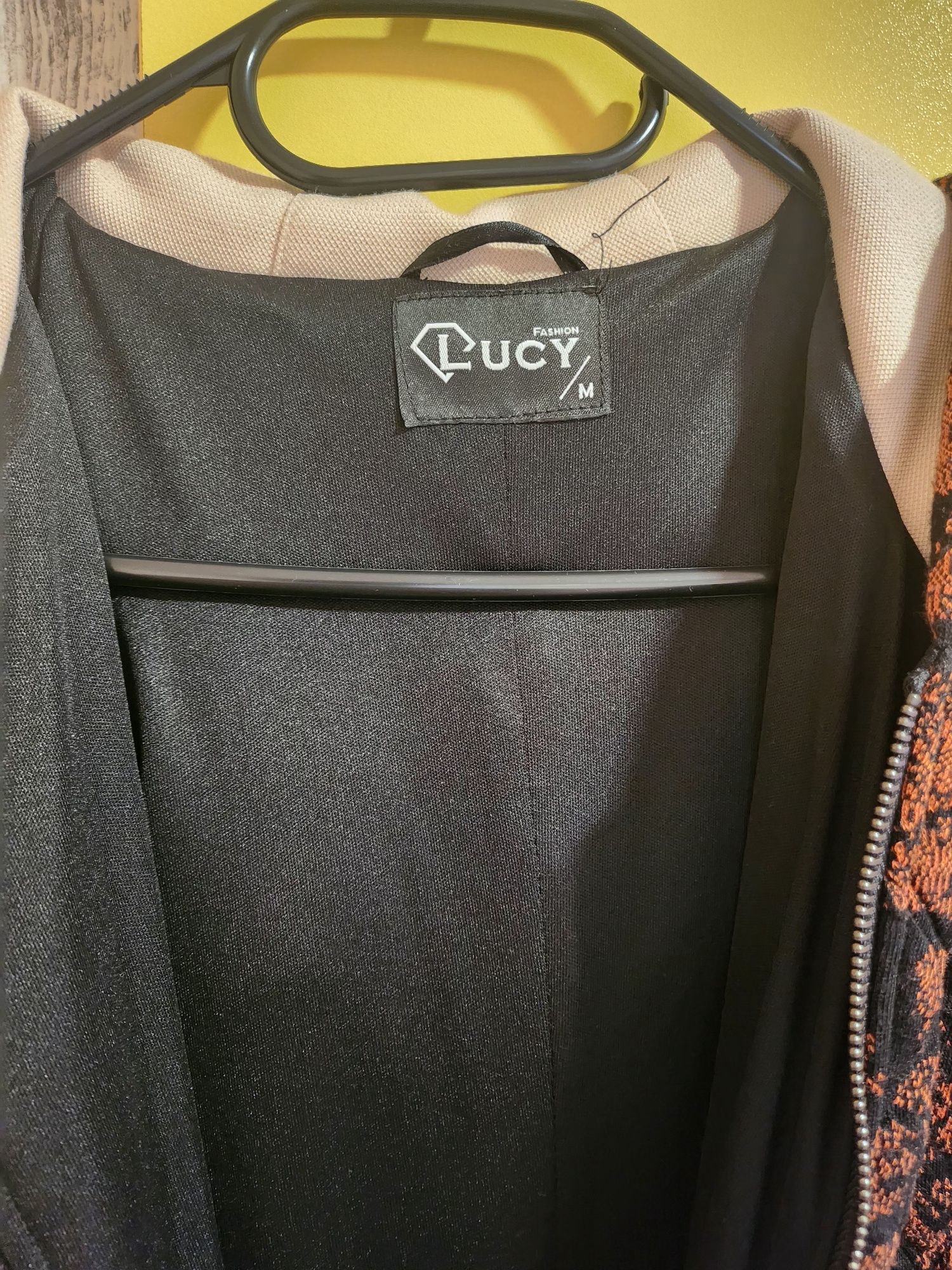 Яке Lucy Fashion