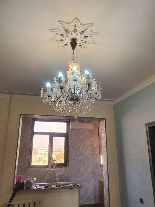 Люстра в зал красивая