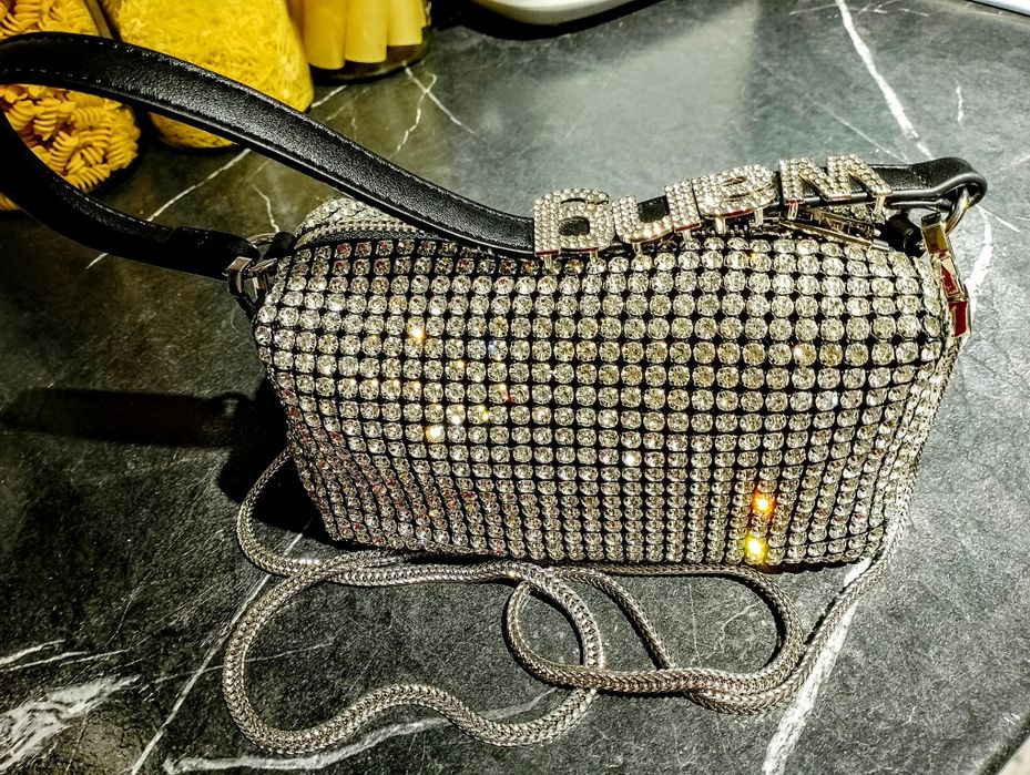 Продам женскую сумочку