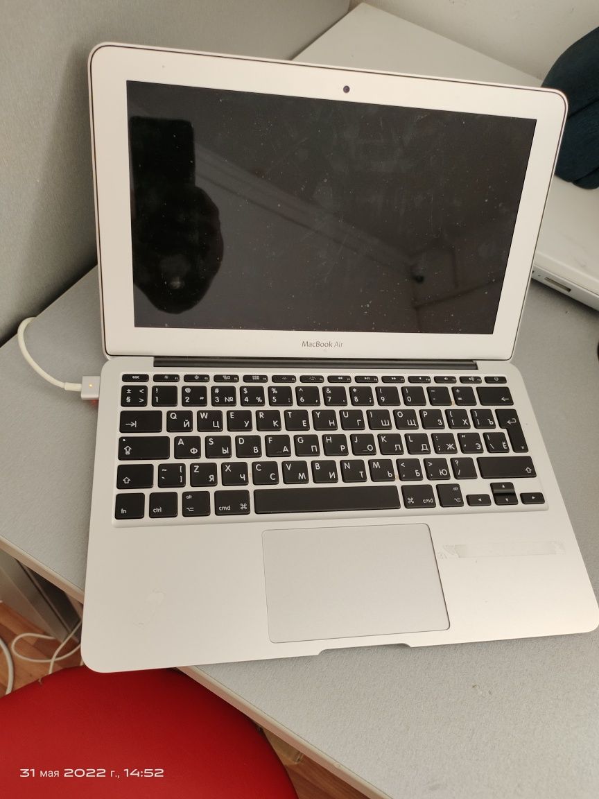 MacBook air в отличном состоянии+ блок питания.