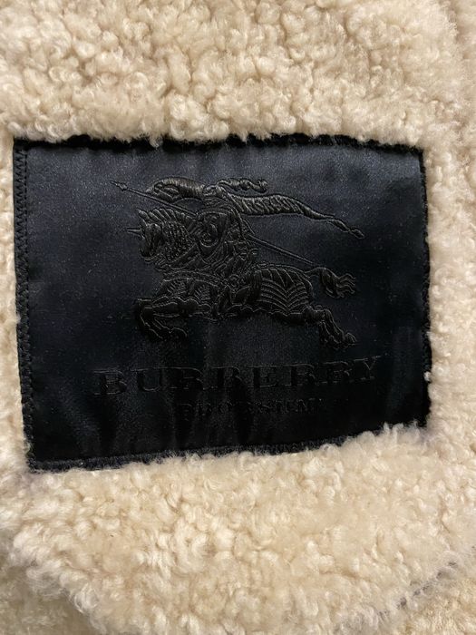 Cojoc burberry original pret de achizitie de peste 7000€ arata 10/10