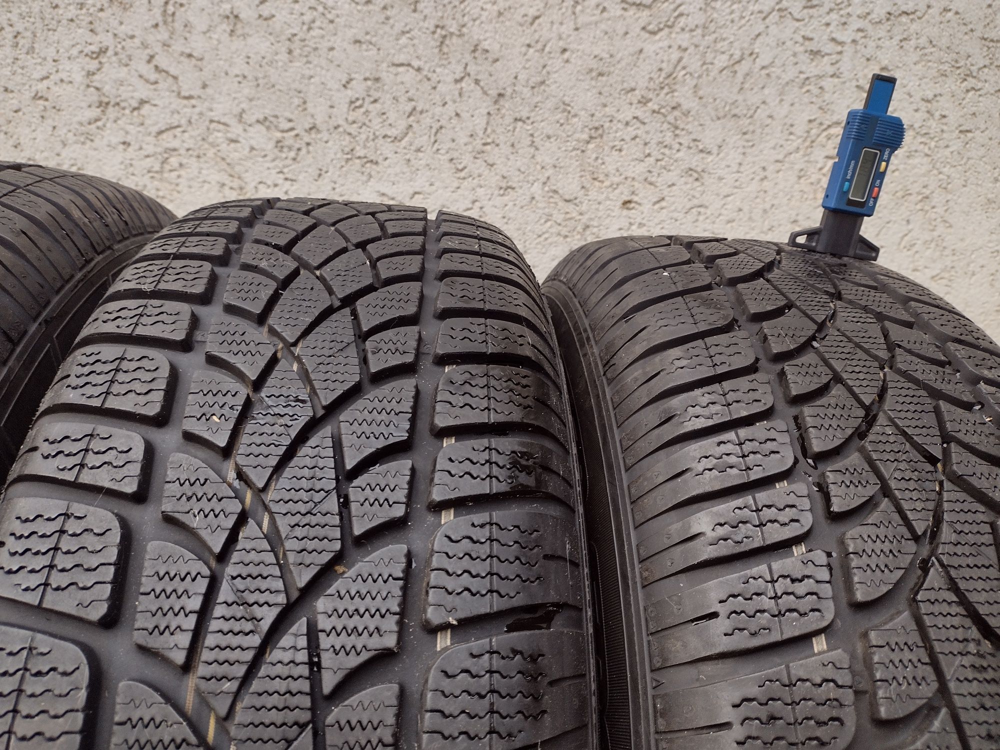 Cauciucuri de iarnă 235 65 R17 M+S Dunlop profil peste 7 mm