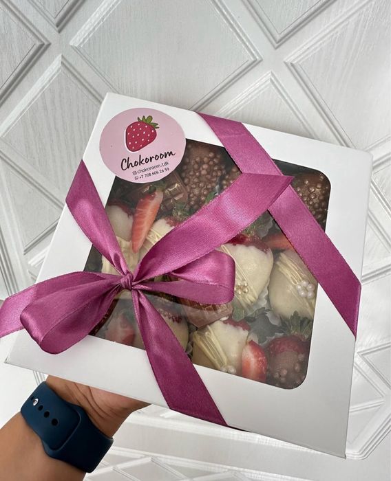 Клубника в шоколаде, сухофрукты