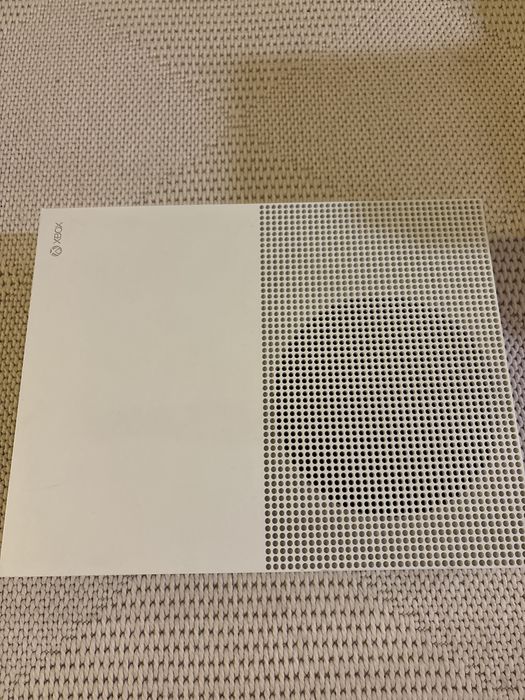 vand xbox one S cu controler + multe jocuri