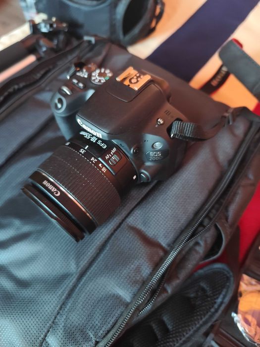 Canon Eos 200D+Пълен комплект за фотография.
