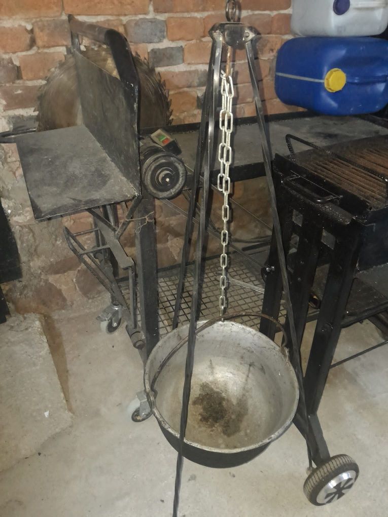 Crcular de masă cu motor cu tot