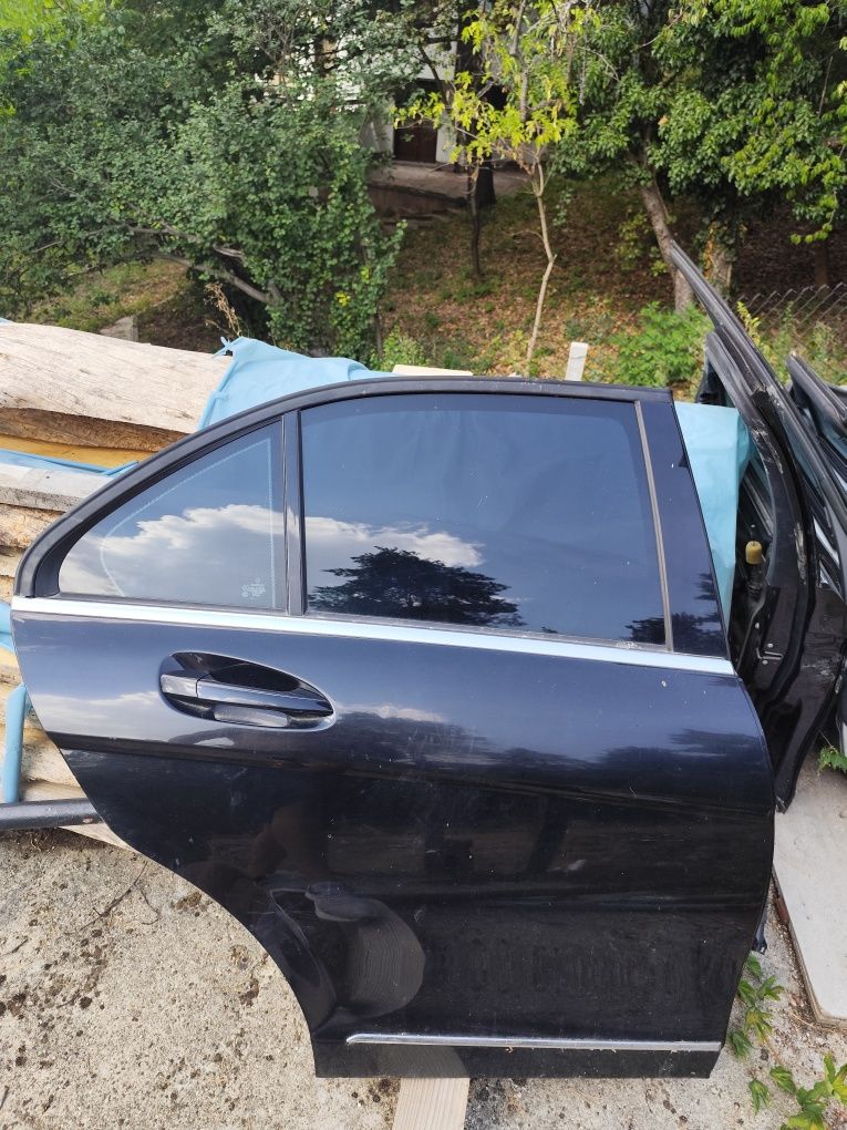 Задна дясна врата Mercedes c class W204/Мерцедес В204