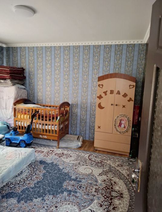 Продается 4комнатная квартира Геофизика