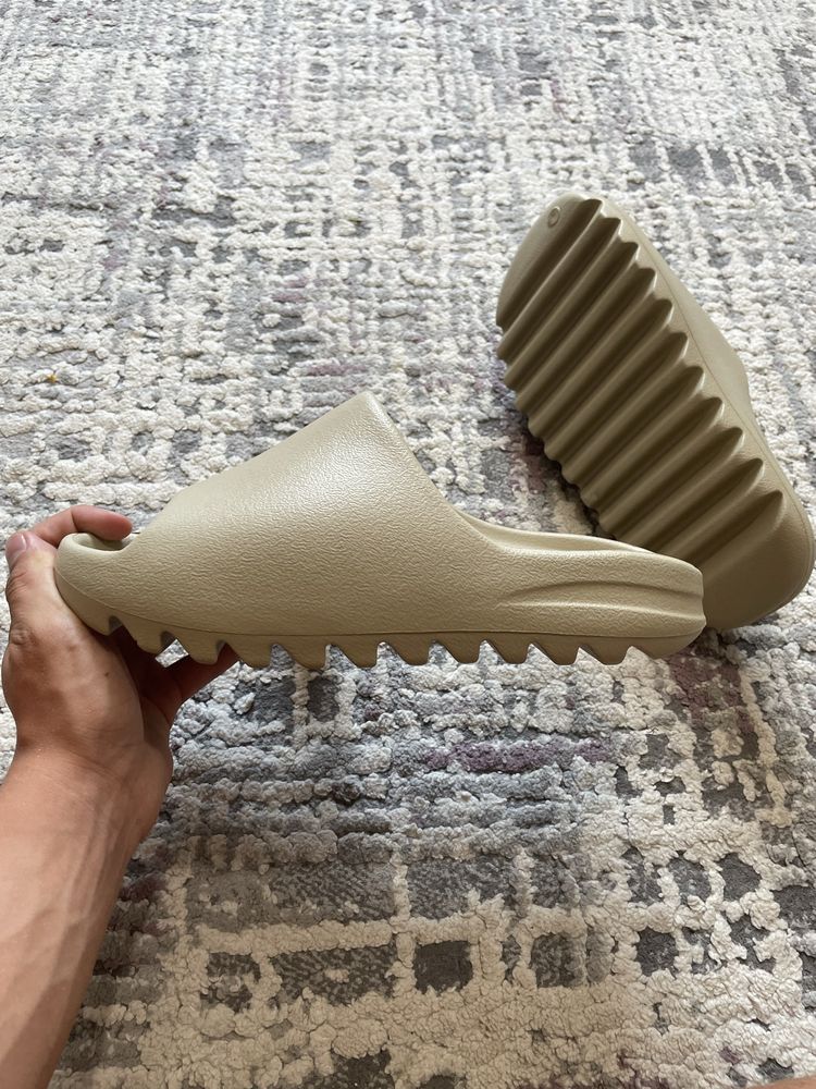 Papuci Yeezy Slides Crem 40-45
