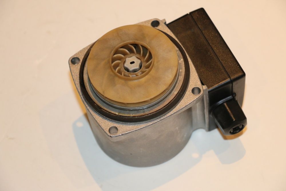 Pompa Grundfos UPS0 15-50 A0KR centrala termica Protherm Lynx 24 kw