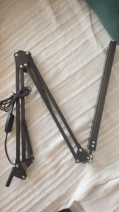 Настолна лампа подвижна