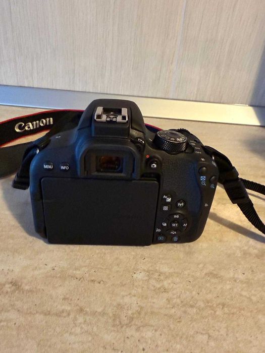 Canon EOS 800D geanta + baterie extra