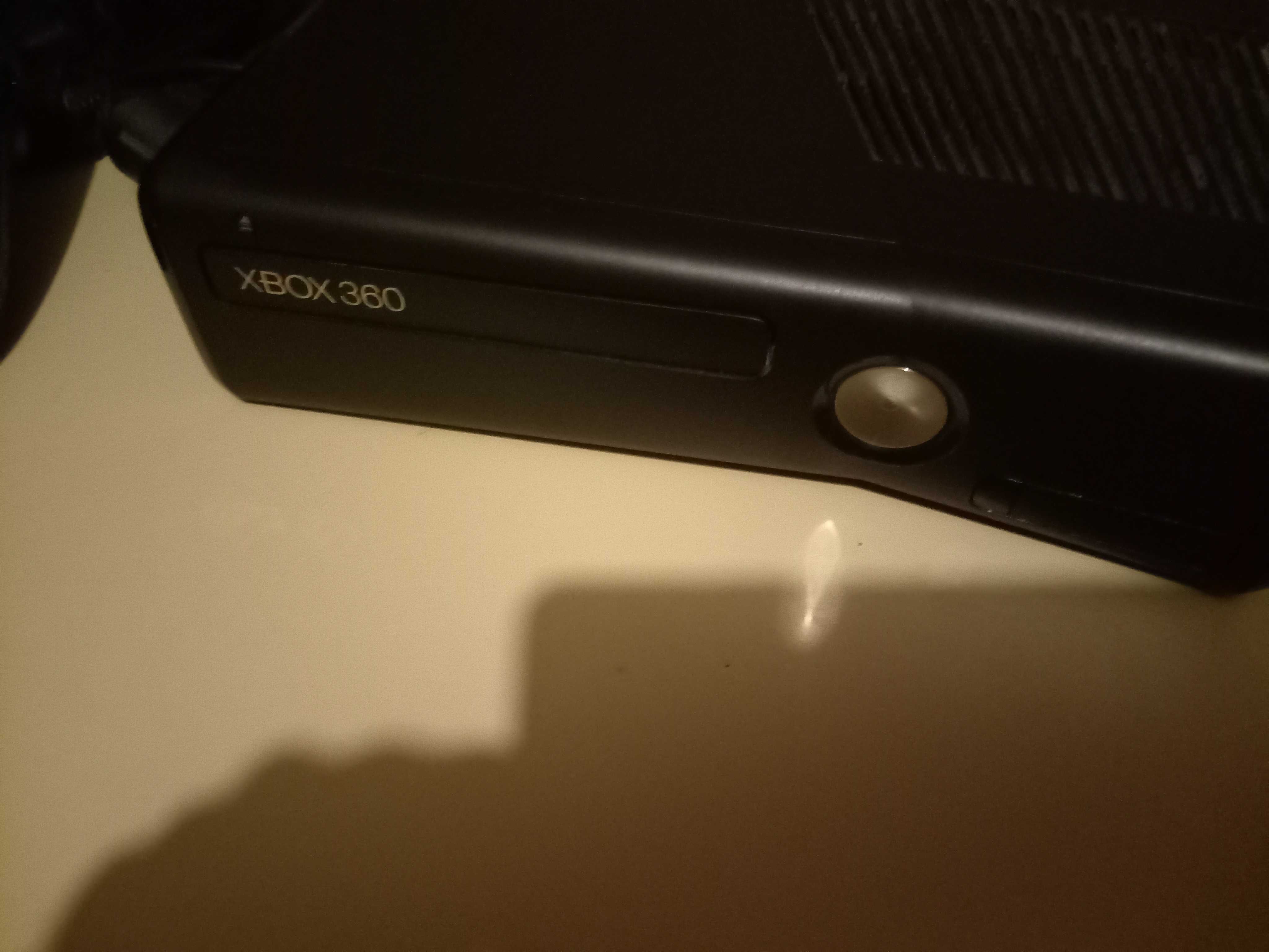 Vând xBOX 360 functional