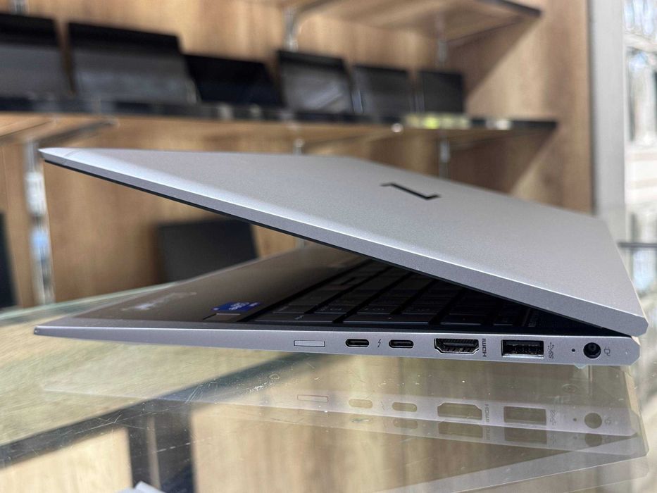 HP ZBook Firefly 15 G8 Core i7-1185G7 ram 16 ssd 256 Nvidia T500 4гб