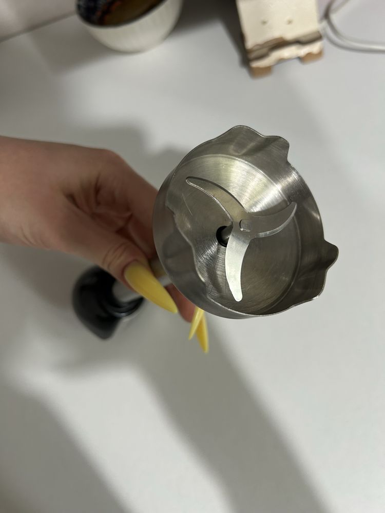 Продам блендер centek 1310, в отличном состоянии.