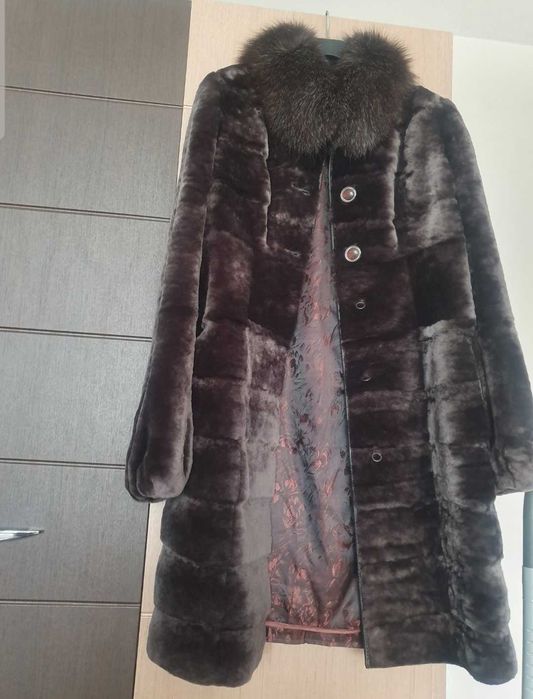 Елегантно дамско палто