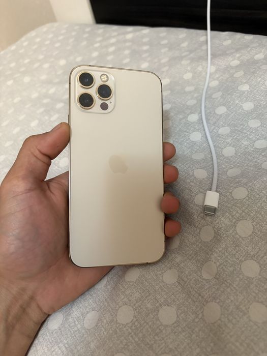 Продам Айфон 12про