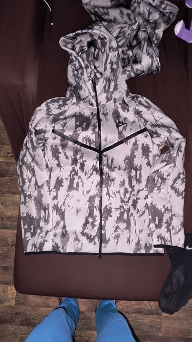 [ЧИСТО НОВ] Nike Tech Fleece Grey Camo на перфектна цена!