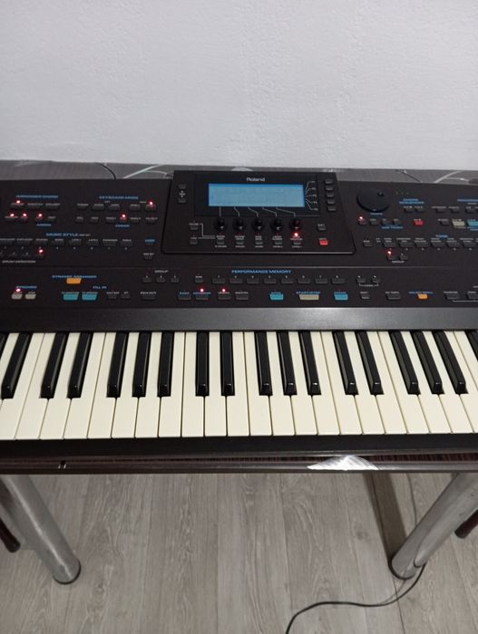 Vand orgă Roland E-96