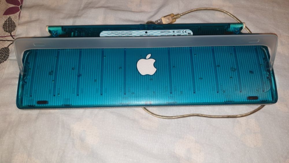 Tastatură  apple cu 2 usb la capete