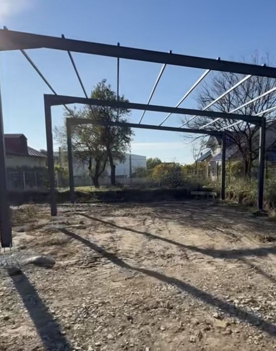 Hale metalice din stoc 10x30x4m