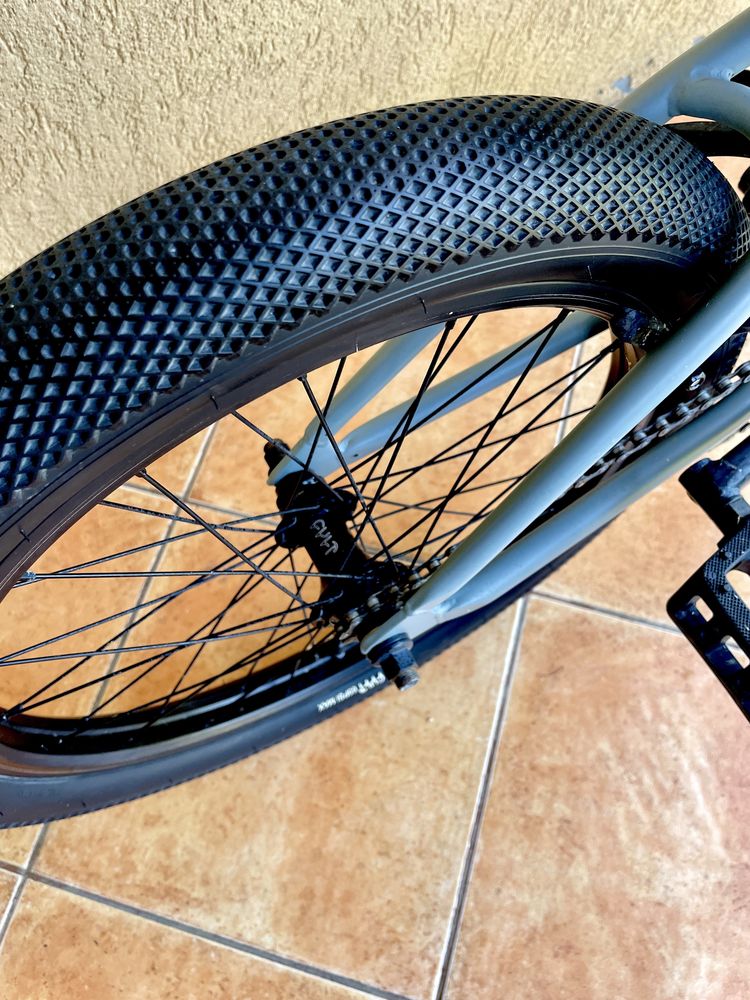 Vând Bicicleta Bmx Cult x Vans Gateway