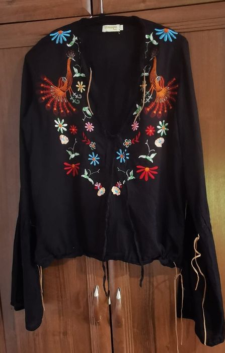 Bluza Terranova cu broderie, gen ie