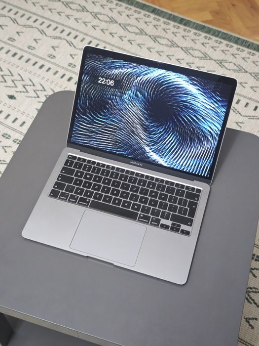 MacBook Air 13" 2020 i3