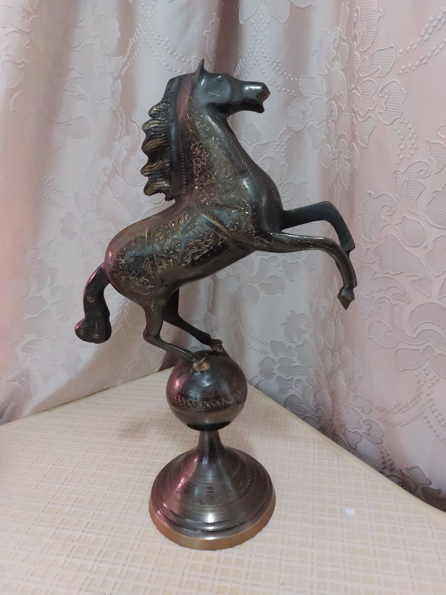 Бронзовый конь, статуэтка