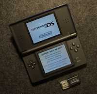 Nintendo DS/Нинтендо ДС + R4карта + карта памет + зарядно