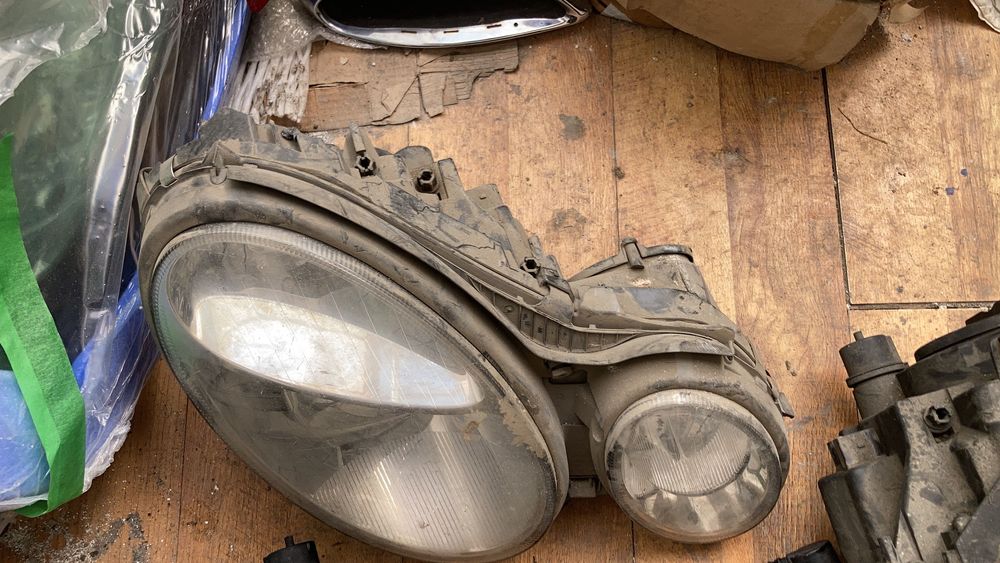 Far xenon Mercedes E-Class W211 2003 - 2006 faruri Stanga dreapta