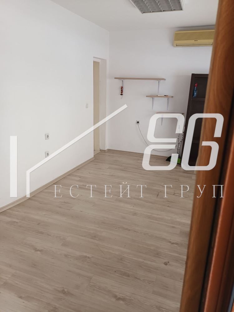 Офис в Варна-Лятно кино Тракия площ 18 цена 385