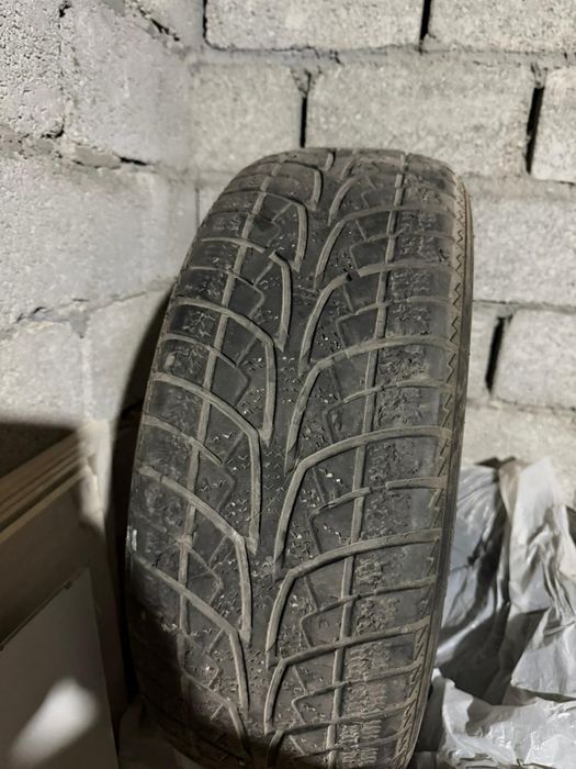Зимние шины Camry 50 
215/60R16. 95H