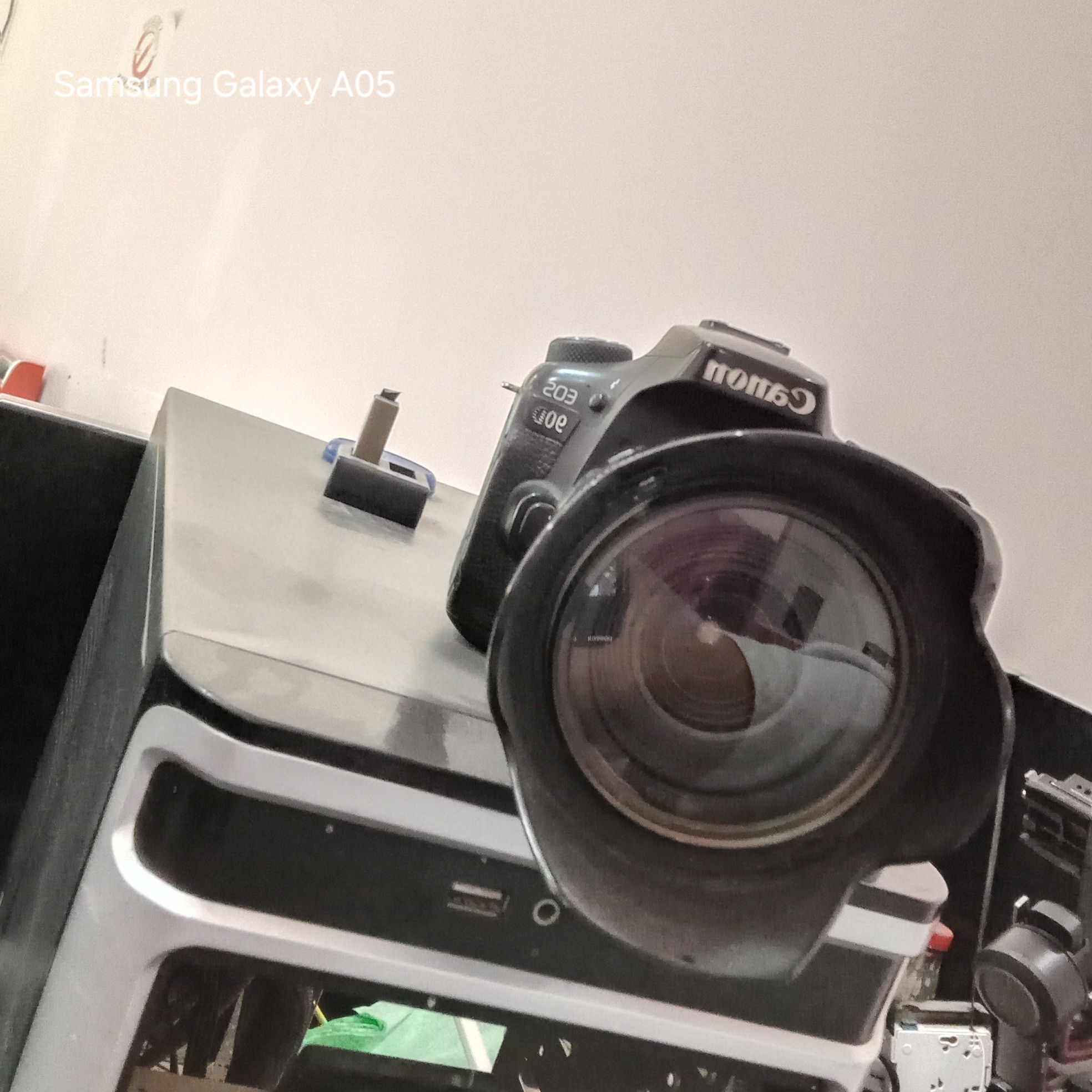 Canon 90  D aparati holati zor ideal  2 ta 1 ta fonar 1 zaryadchik